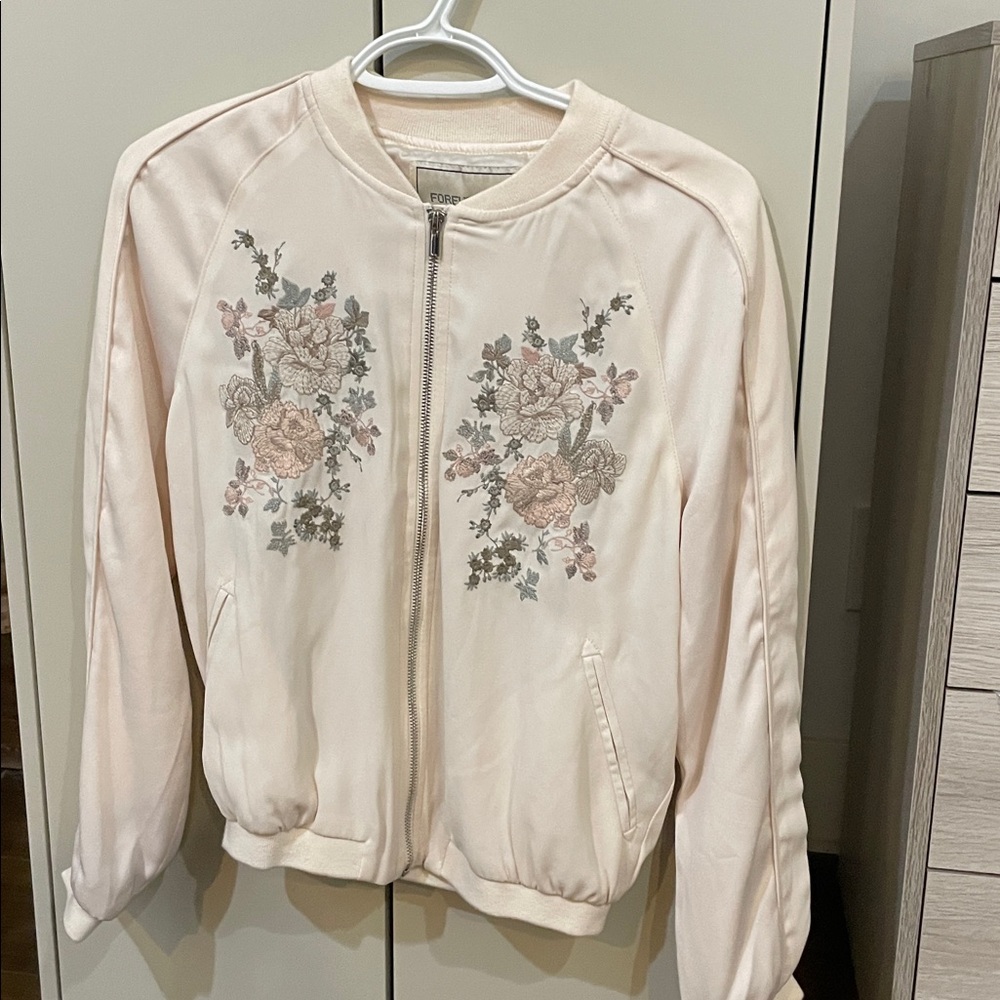 Forever New Beige Floral Bomber crepe Jacket never worn.